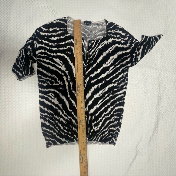 Ann Taylor. Silk Blend. Sz Small. Zebra Print. Excellent Condition 🤩🤩 - Picture 9 of 12